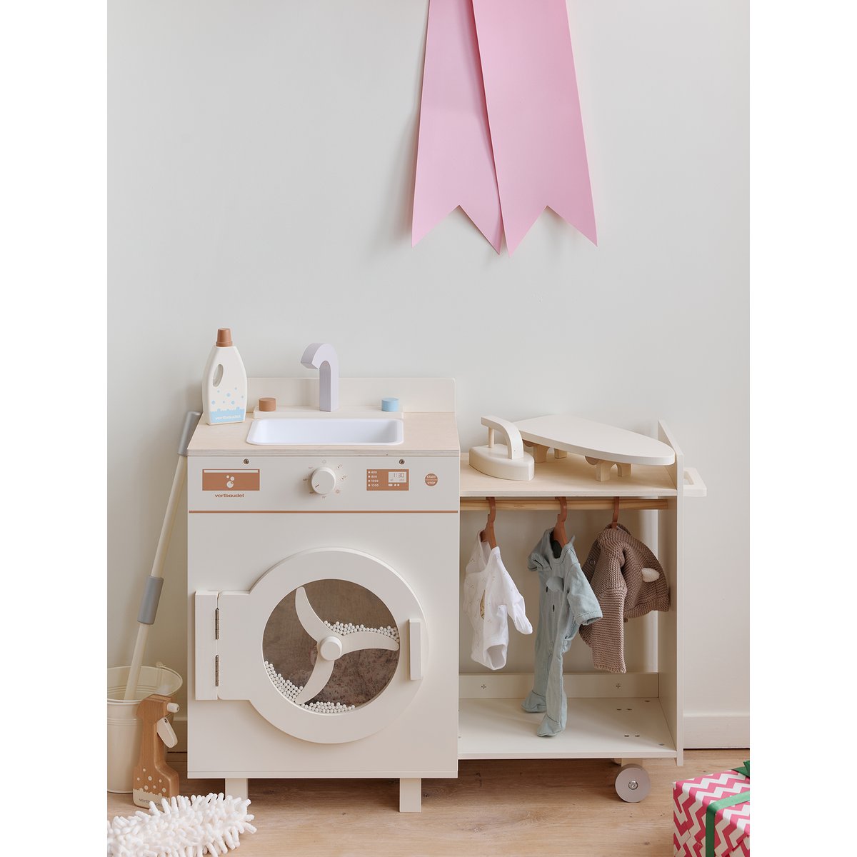 Machine à laver et à repasser avec accessoires en bois FSC® écru, VERTBAUDET