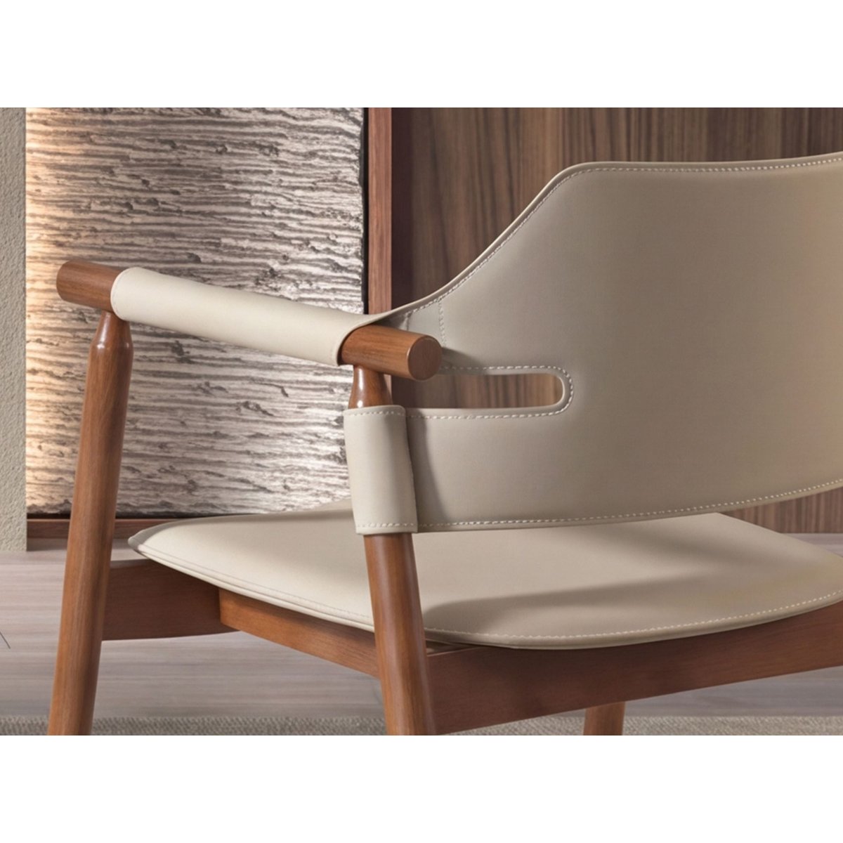 Chaise en cuir régénéré sable | noyer, ANGEL CERDA