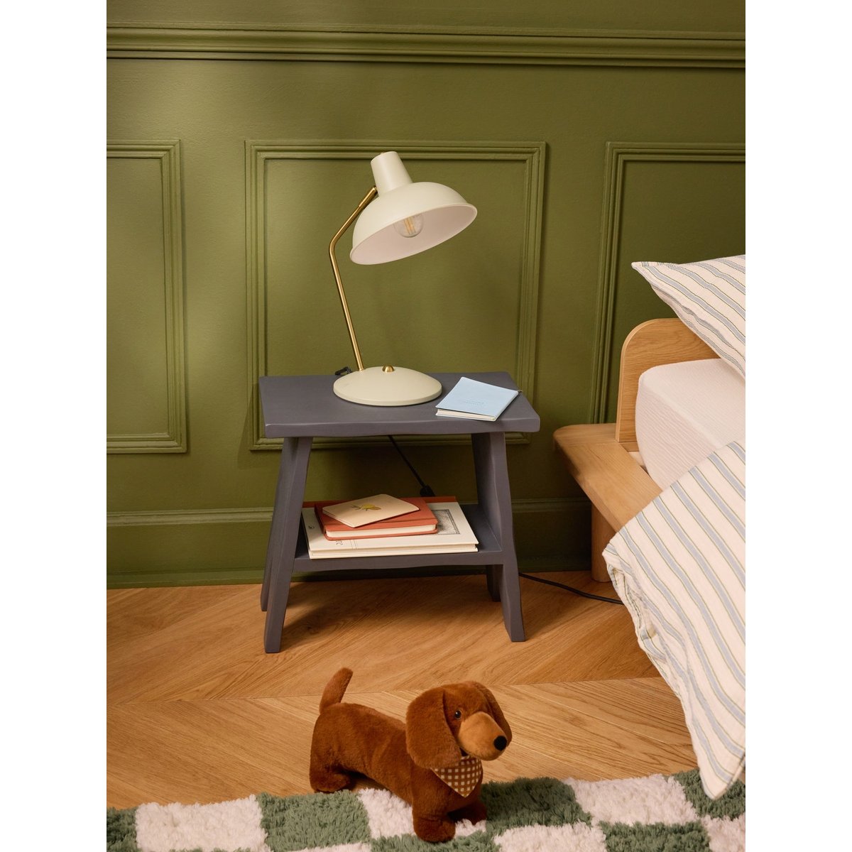 Table Alma charbon, CYRILLUS