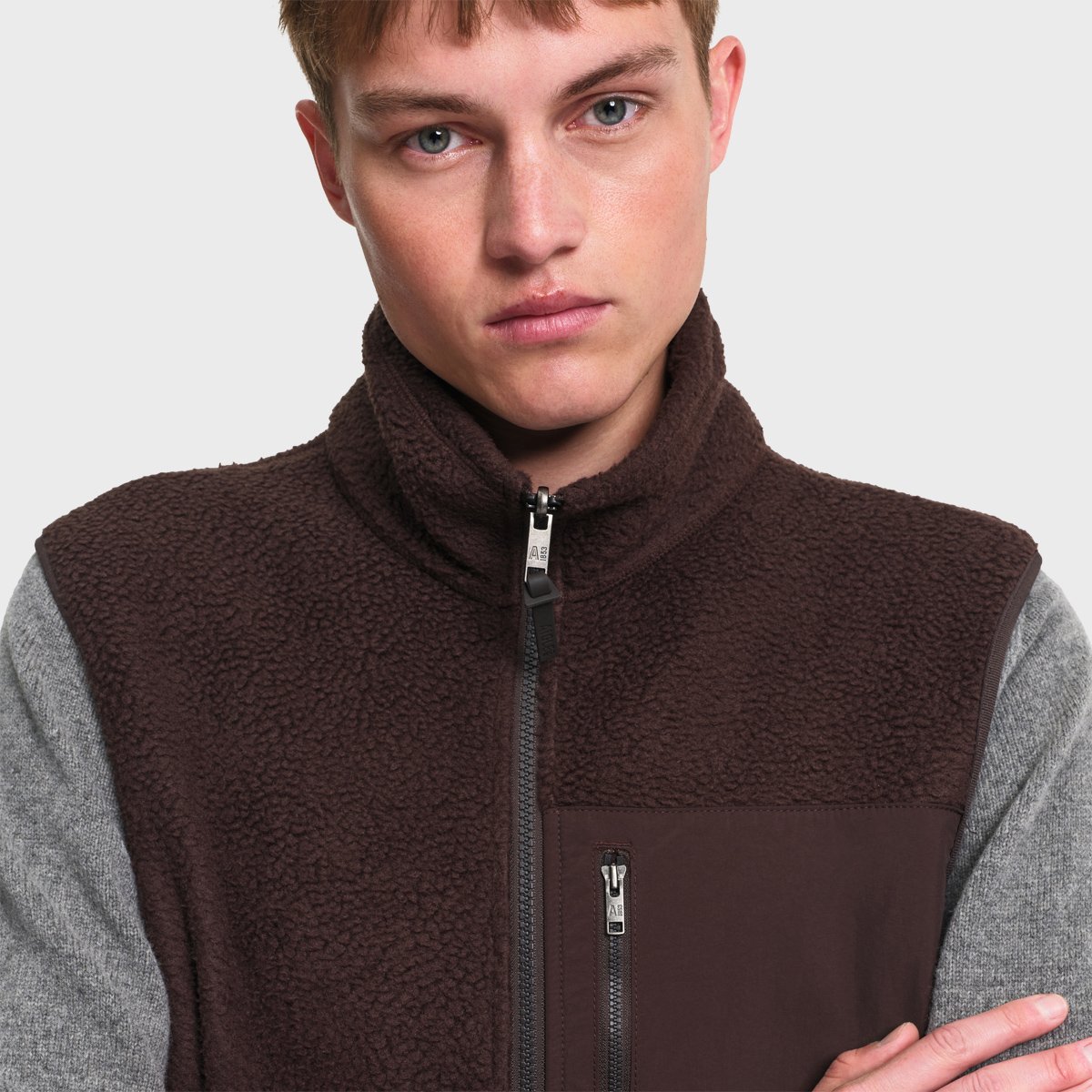 Gilet sherpa recyclé col montant zippé T-KIT chocolat, AIGLE