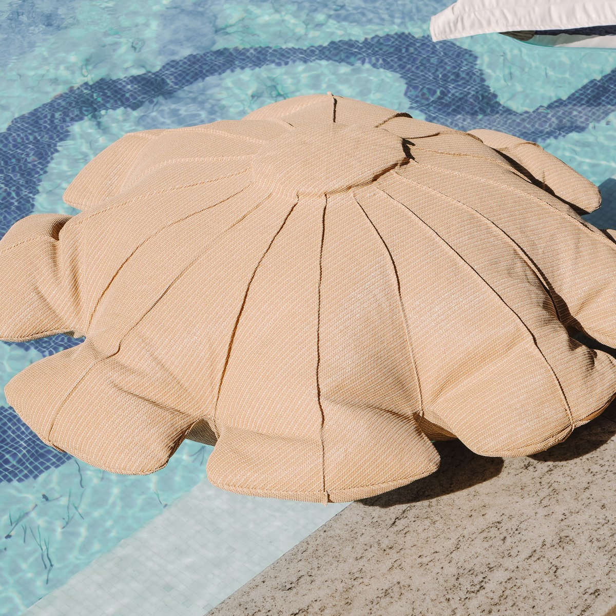 Pouf XL extérieur flottant fleur beige, MX HOME