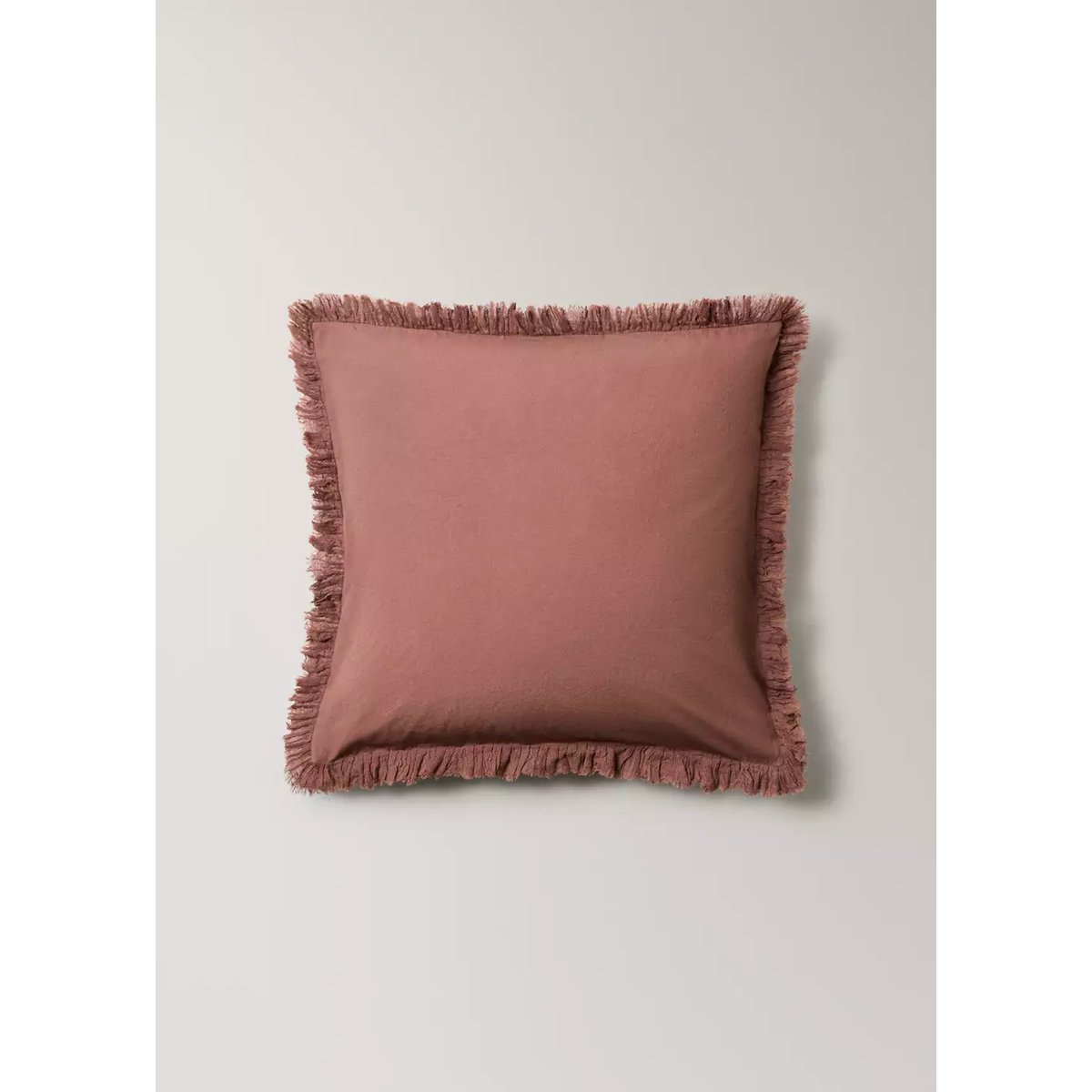 Housse de coussin en coton lavé avec volant en mousseline effilochée 60x60 cm rose géranium, MANGO HOME