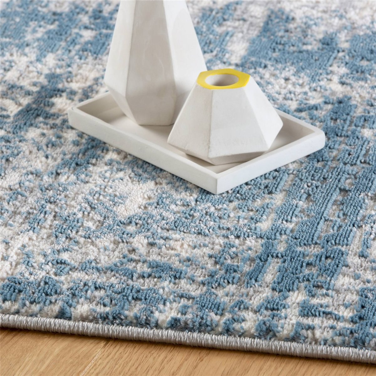 Tapis rectangulaire géométrique à relief 3d blanc cassé avec bleu gris et beige, ARTE ESPINA