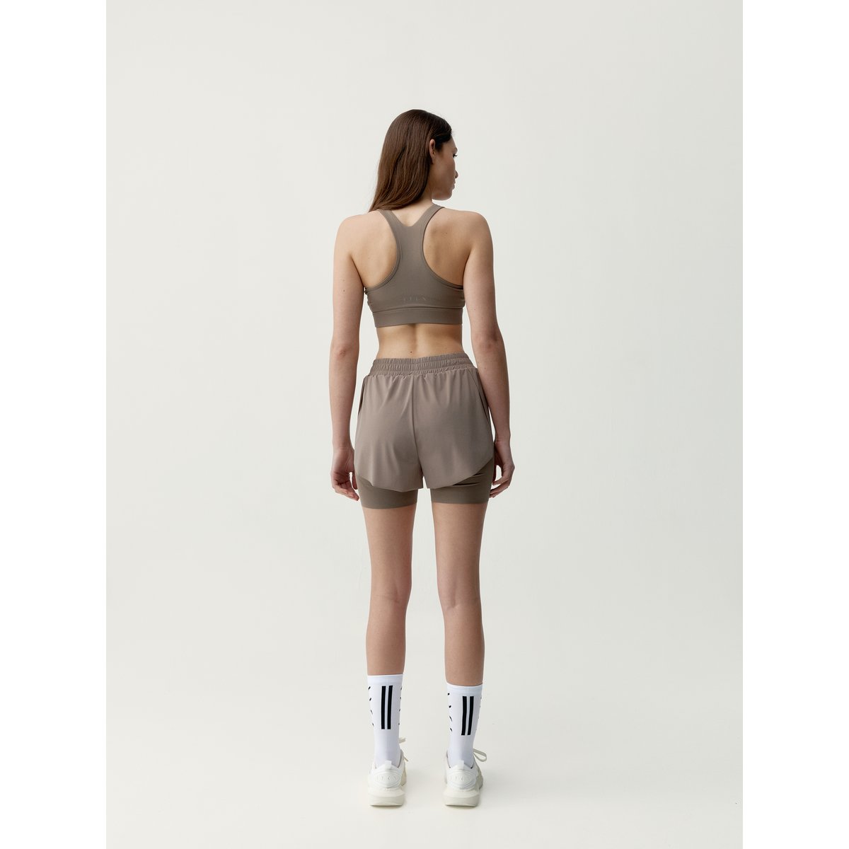 Brassière de sport femme Bikila Maintien élevé dos athlétique taupe, BORN