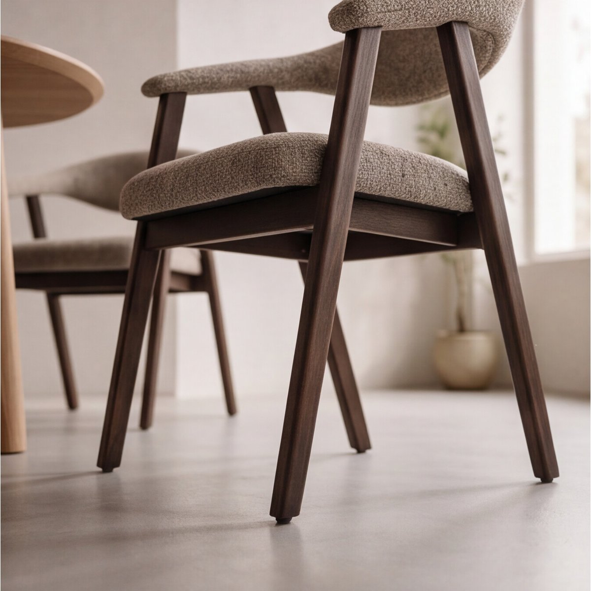 Lot de 2 chaises en bois et tissu chiné, BARBARA taupe, bois foncé, HAPPY GARDEN