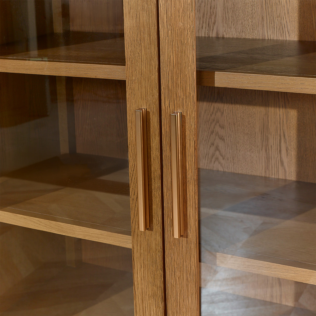 Vaisselier en chêne style contemporain, 4 portes, 3 étagères MONTANA marron, ROBIN DES BOIS