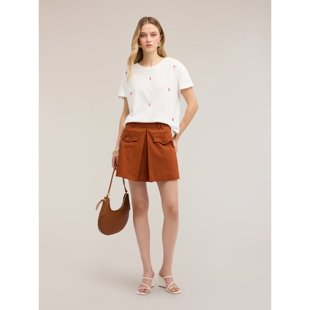Short taille haute avec pli accordéon orange soleil, MOTIVI