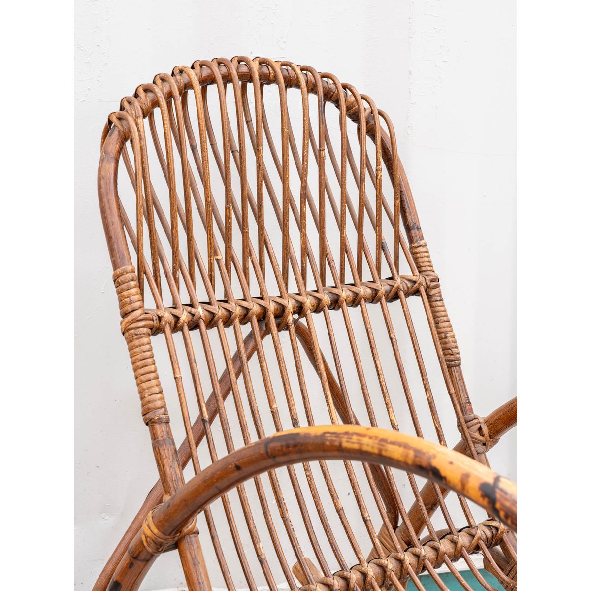 Rocking-chair en rotin Alibert N°90 - Bon état bois foncé, DEBONGOUT