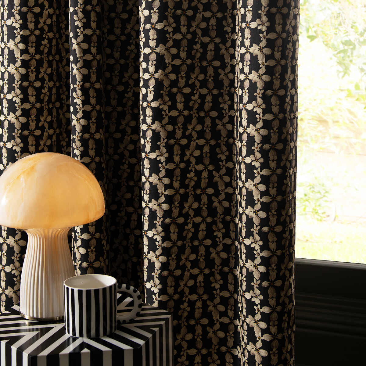 Midnight Daisy Eyelet Curtains black, ROCKETT ST GEORGE
