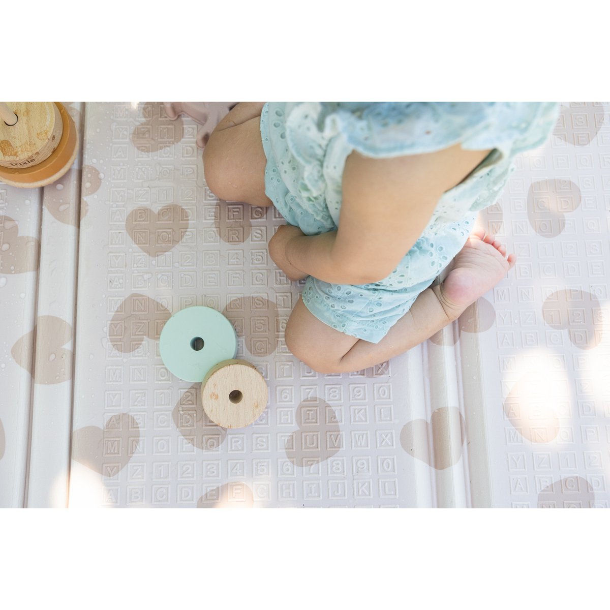 Tapis de motricité BIGLOVE rose, BEABA