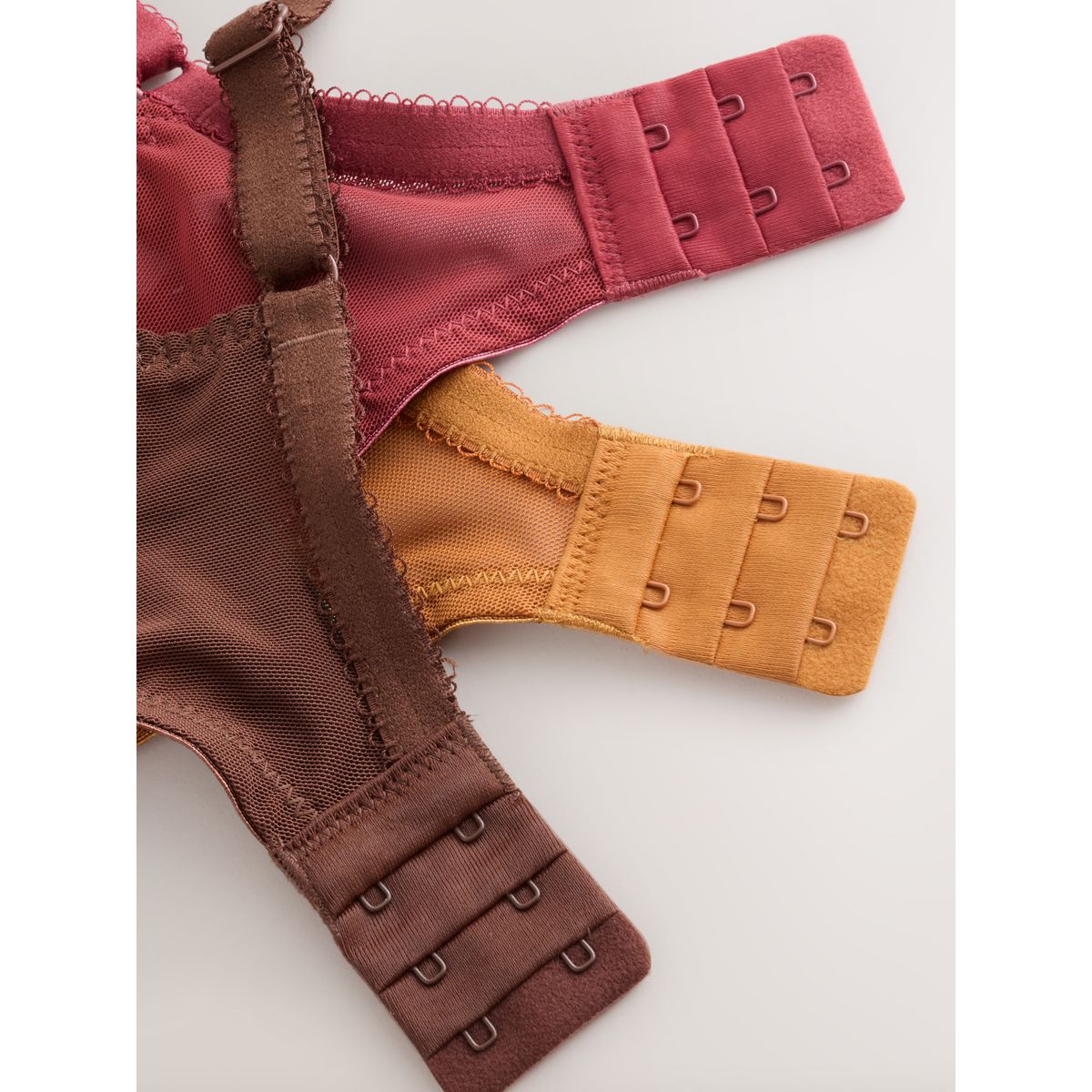 Soutien-gorge en dentelle, lot de 3 rouge bordeaux/chocolat/jaune, NEXT