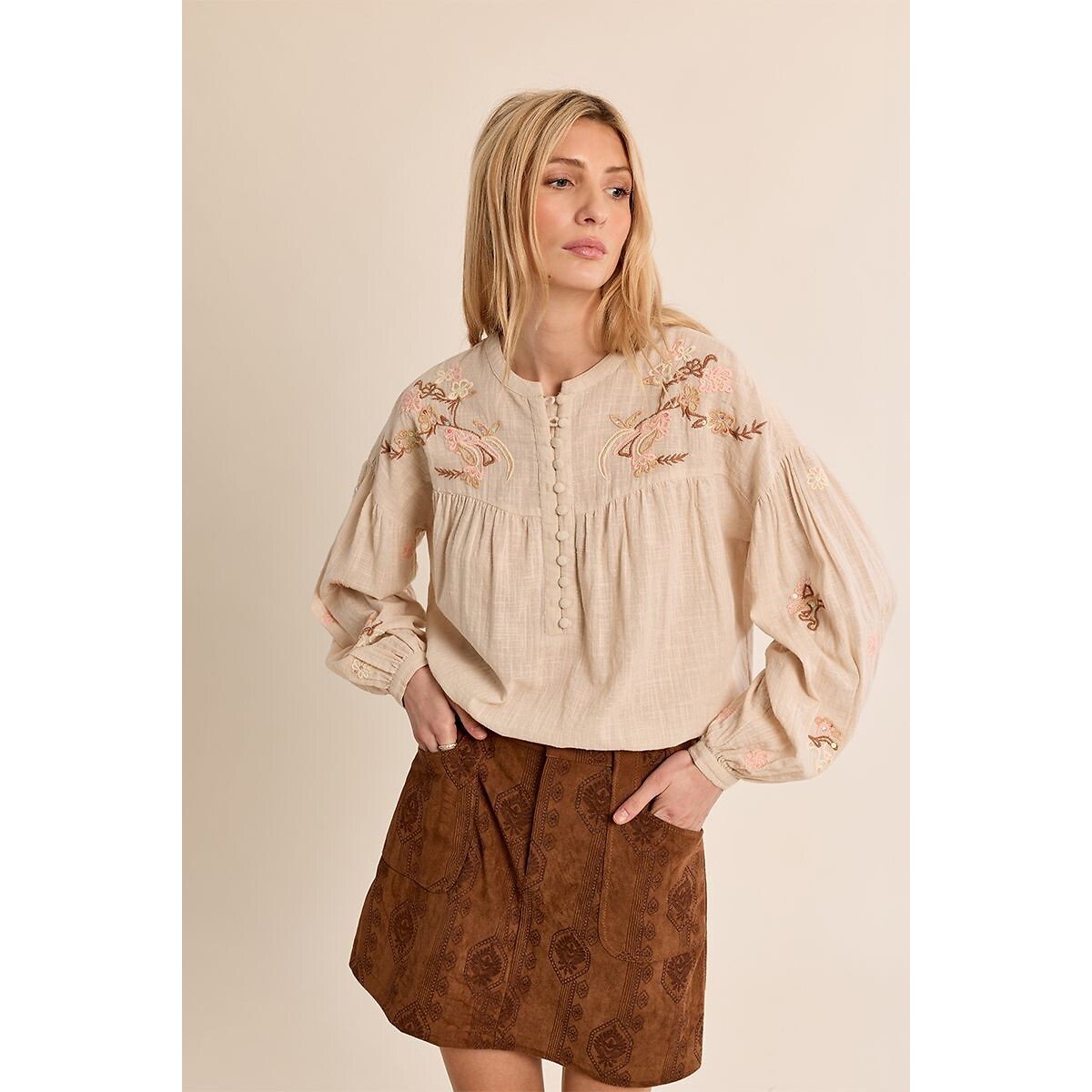 Blouse avec détails broderies beige, MOLLY BRACKEN