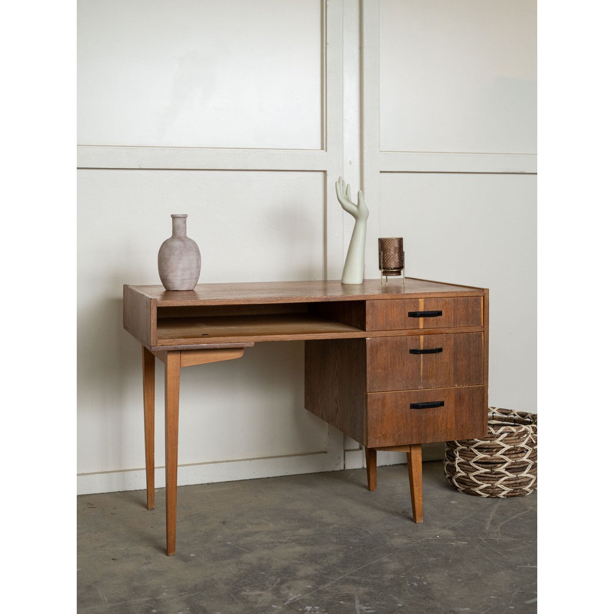 Bureau années 60 Yvan N°565 - Bon état bois foncé, DEBONGOUT