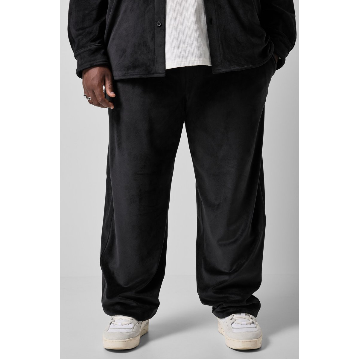 Pantalon en velours noir, STHUGE
