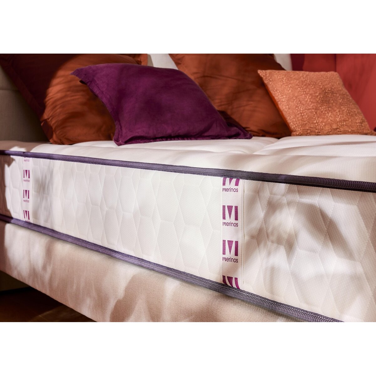 Ensemble matelas 651 ressorts ensachés, 3 zones, et sommier Full Bed 2 	tissé sable blanc, MERINOS
