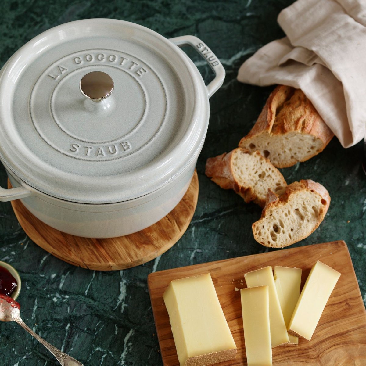 Cocotte ronde 26 cm Truffe blanche truffe blanche, STAUB