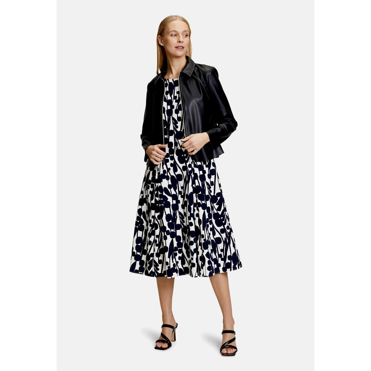 Robe de cocktail à imprimé blanc/bleu, VERA MONT