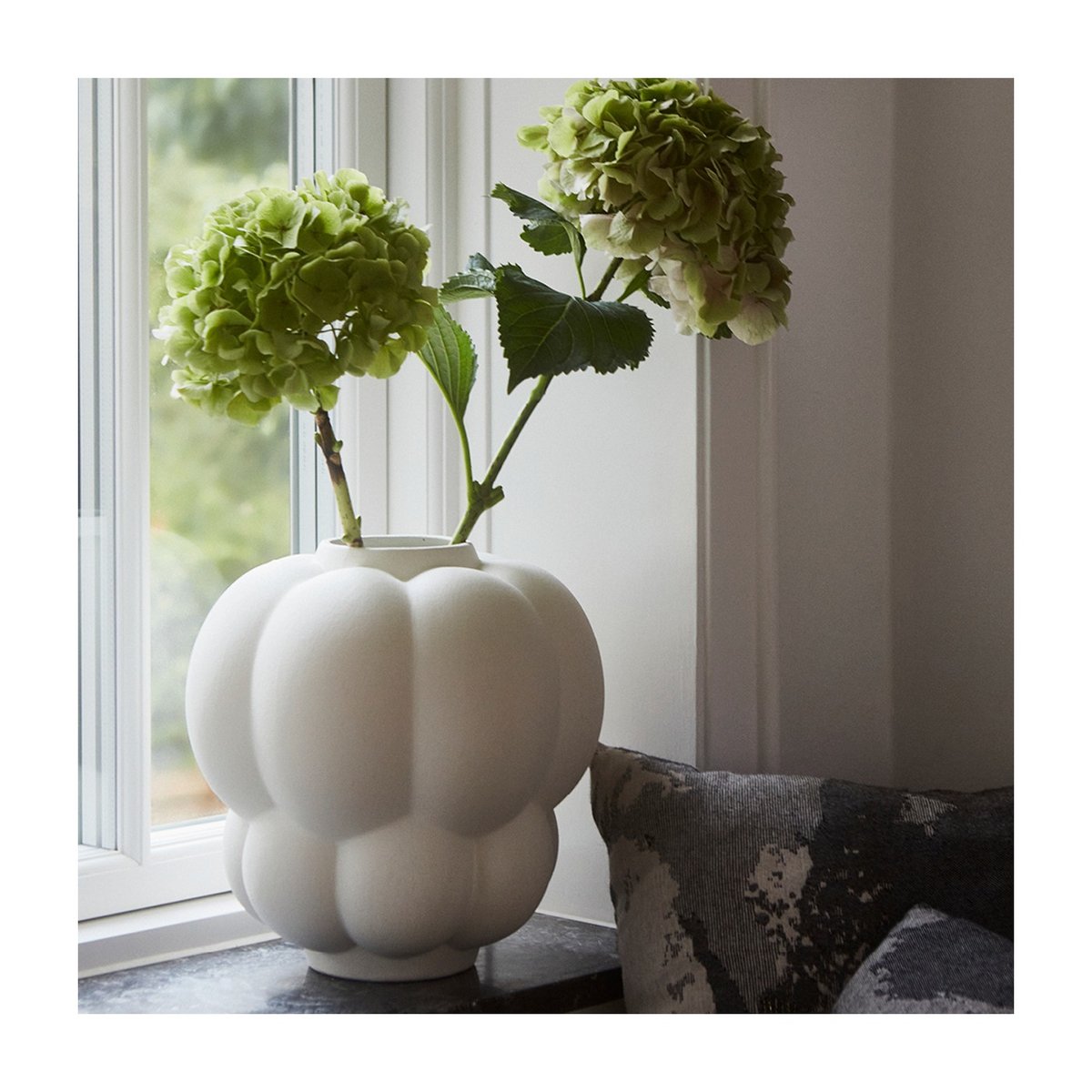 Vase en Grès 32 x 35 cm Uva crème, AYTM