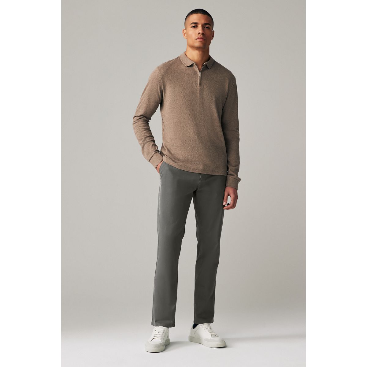 Pantalon chino stretch coupe slim, lot de 3 bleu, gris, marine, NEXT