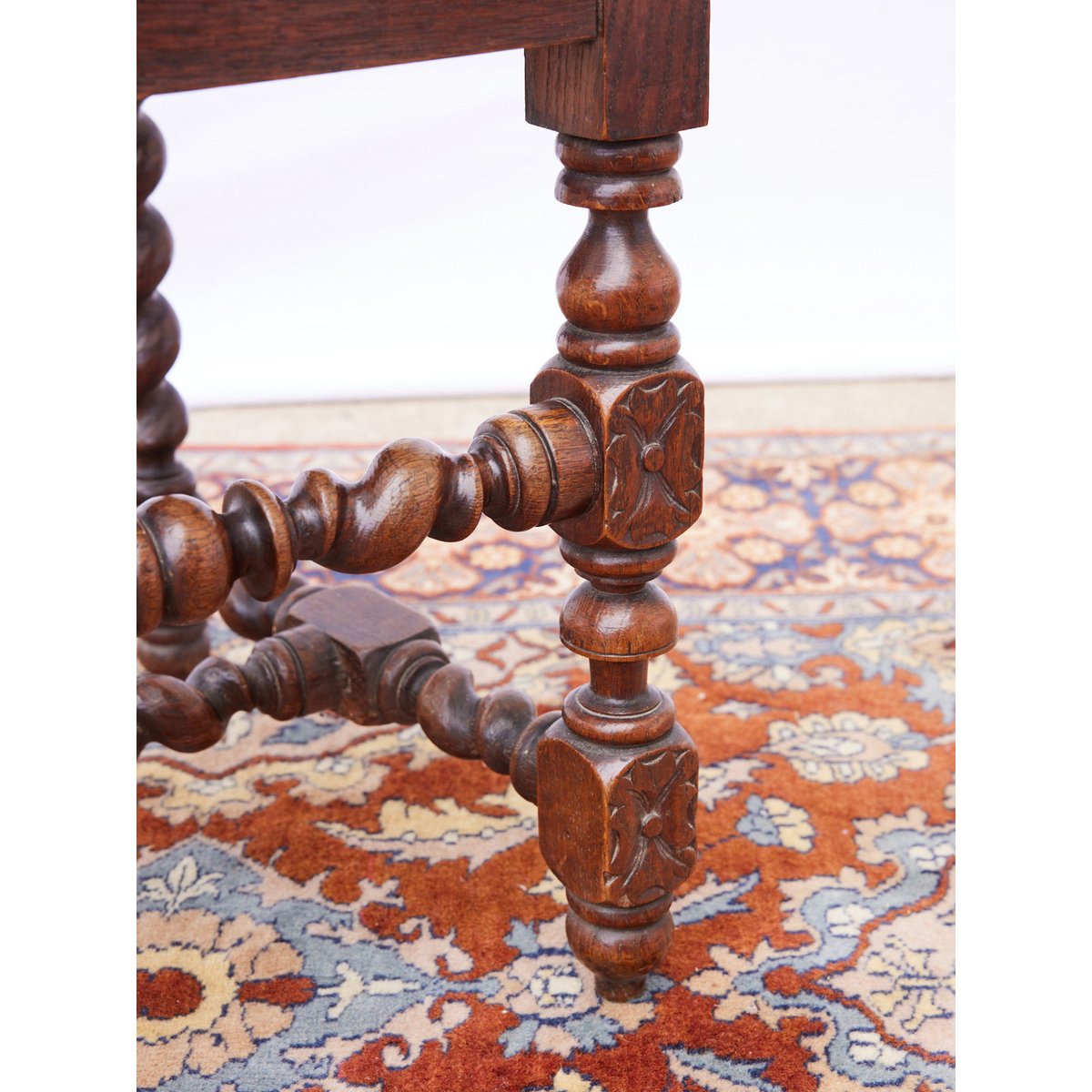 Lot de 4 chaises en chêne et cannage Claude N°1430 - Bon état bois foncé, DEBONGOUT