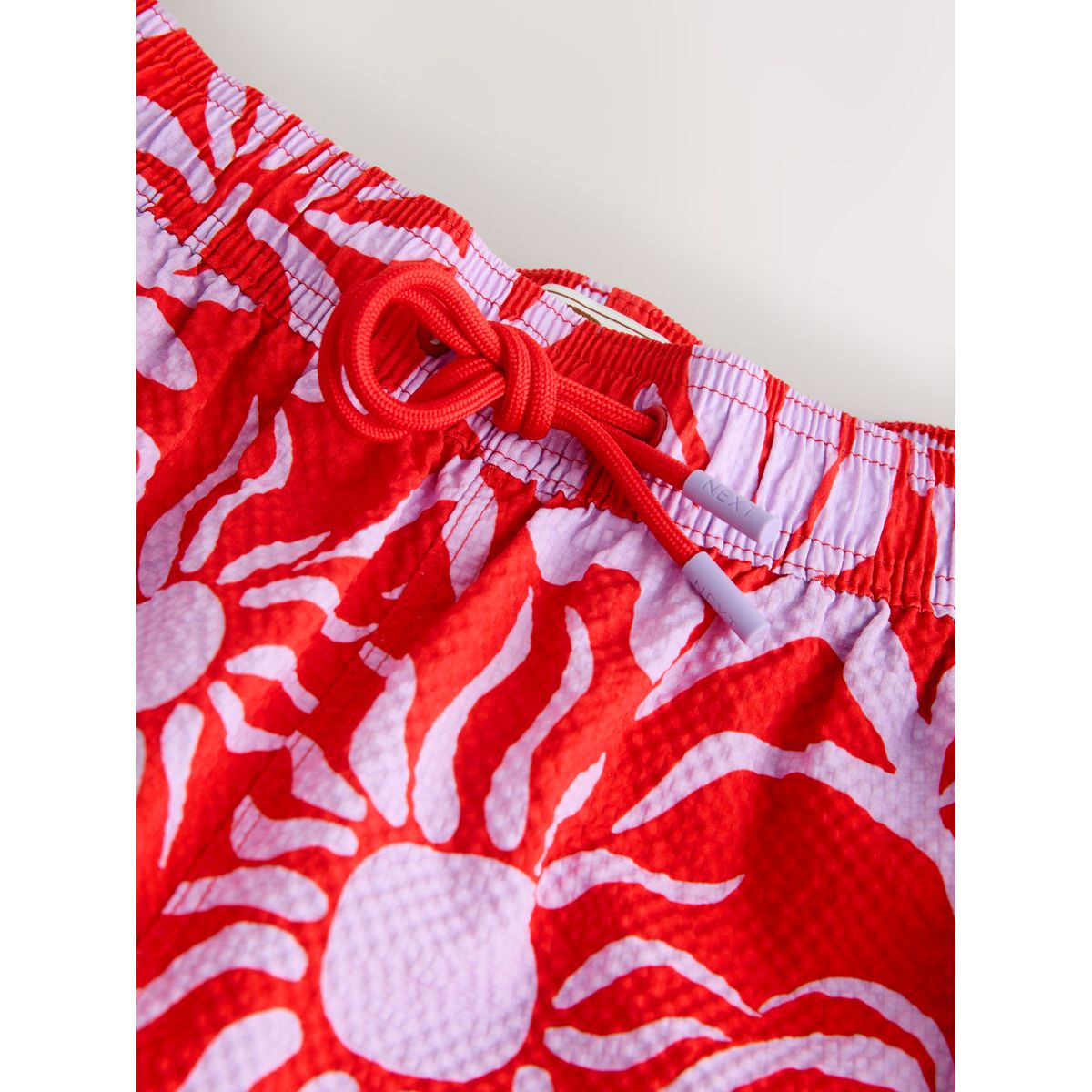 Short de bain abstrait 5 pouces rouge/lilas, NEXT