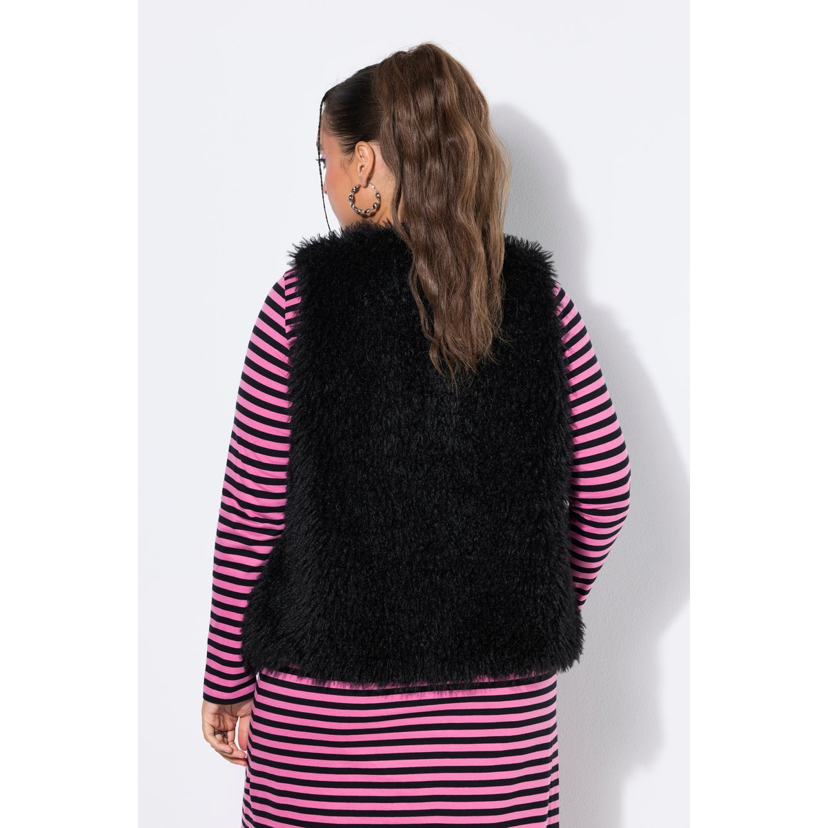 Gilet en imitation fourrure noir, STUDIO UNTOLD