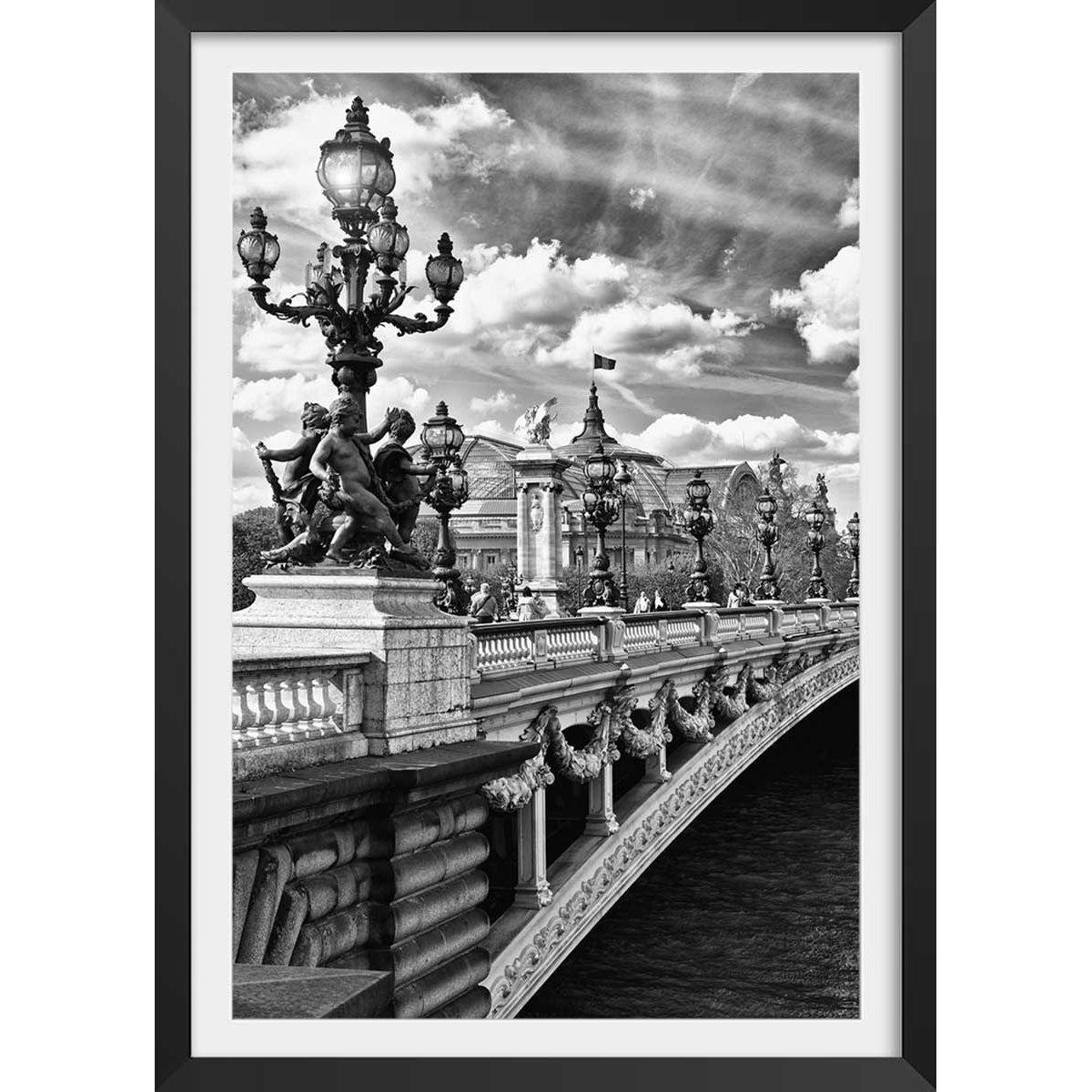Affiche Paris, Vue du pont Alexandre III affiche + cadre en bois - noir, HEXOA