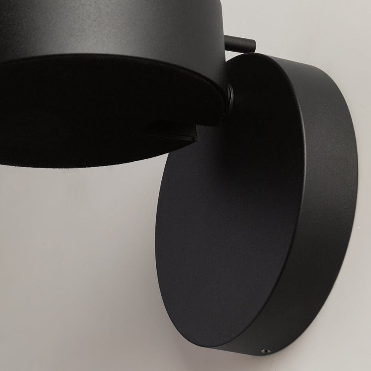 Applique murale à LED design rond MESA noir, PIER IMPORT
