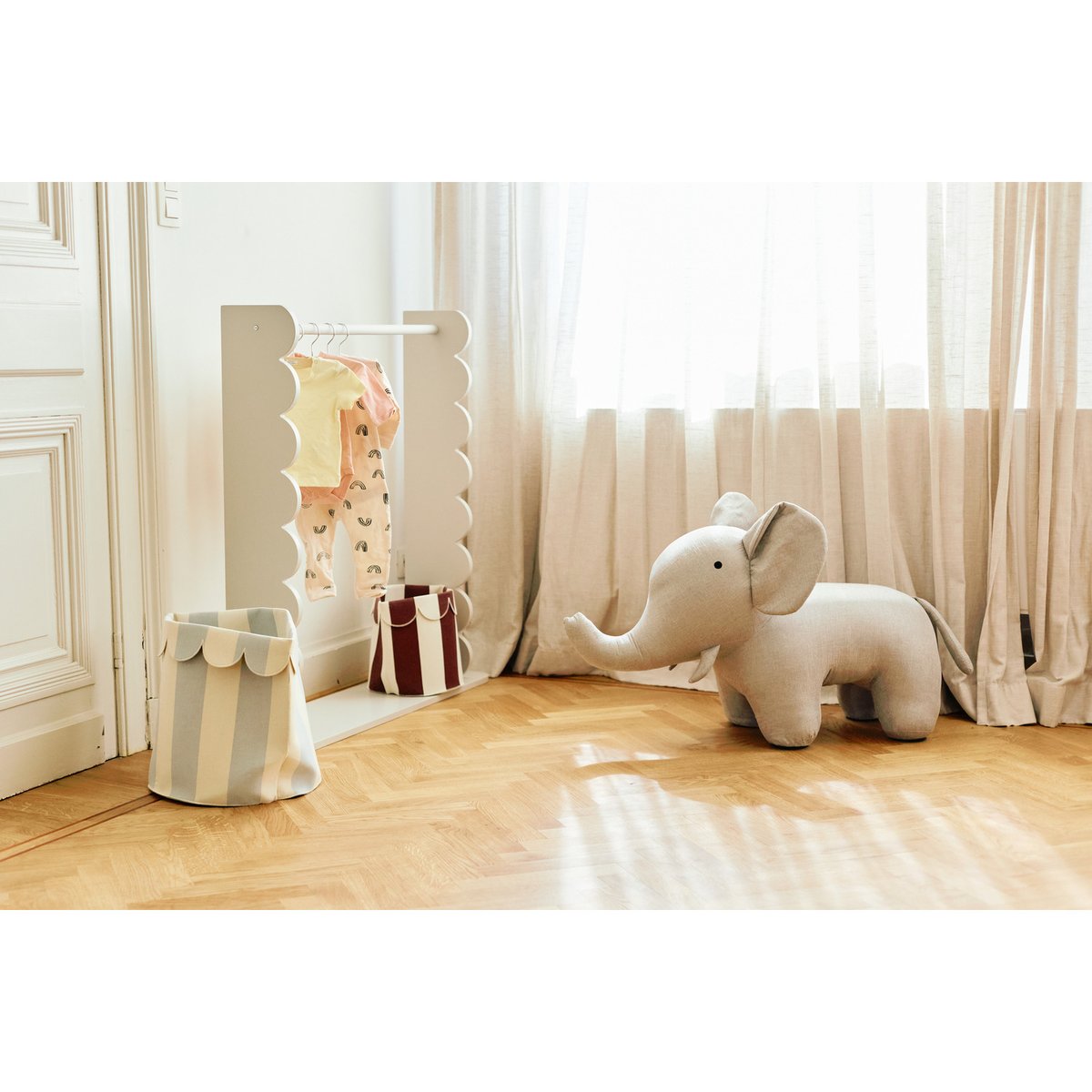 Jouet éléphant debout gris, CHILDHOME