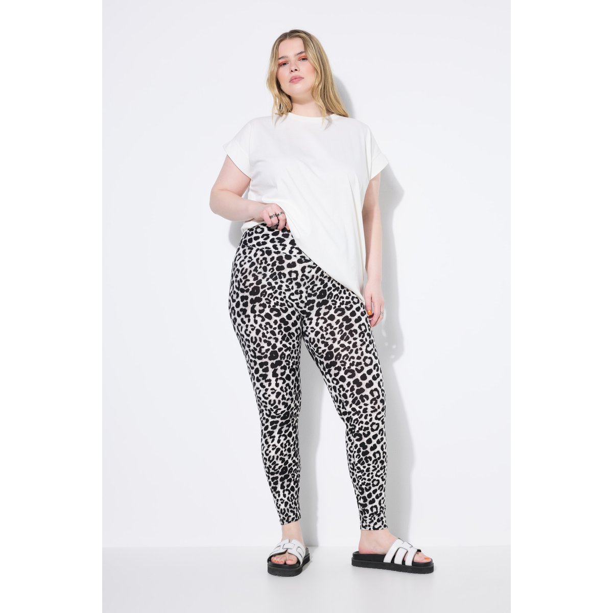 Legging à imprimé léopard. Coupe Tight Shape blanc cassé, STUDIO UNTOLD