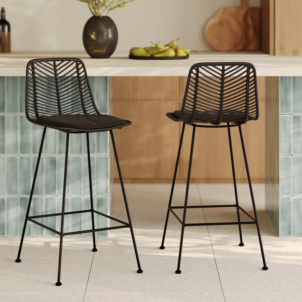 Lot de 2 chaises pour îlot central 66 cm en rotin - TAMARA noir, MAISON PAVANE