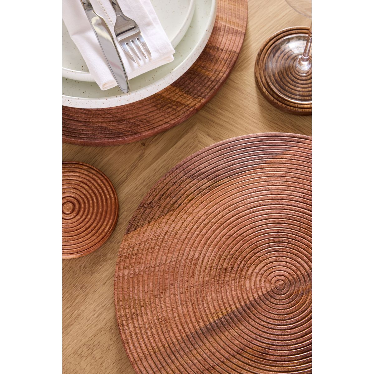 Sets de table en bois gravés, lot de 2 naturel, NEXT