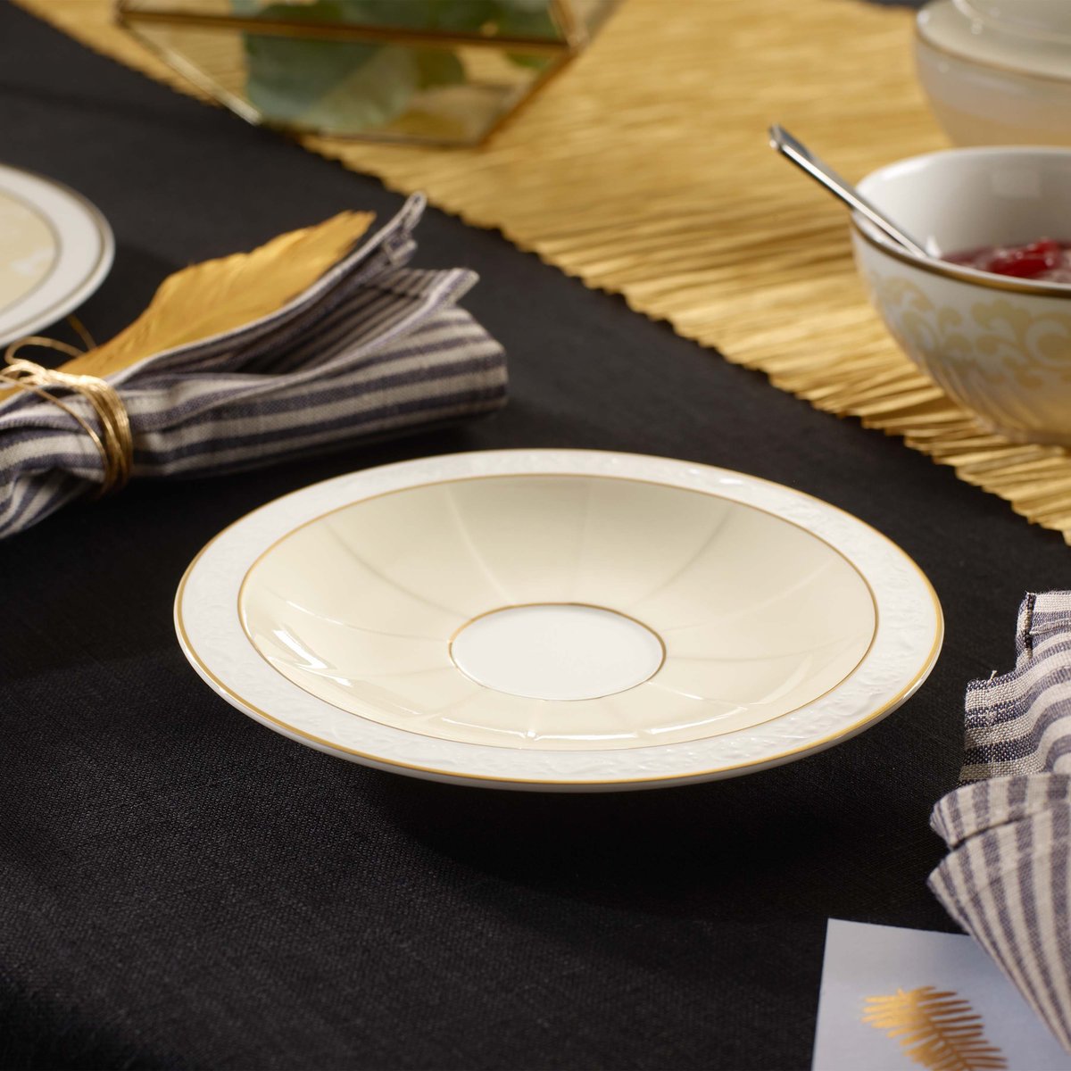 Soucoupe Tasse À Café/Thé IVOIRE couleur unique, VILLEROY & BOCH SIGNATURE