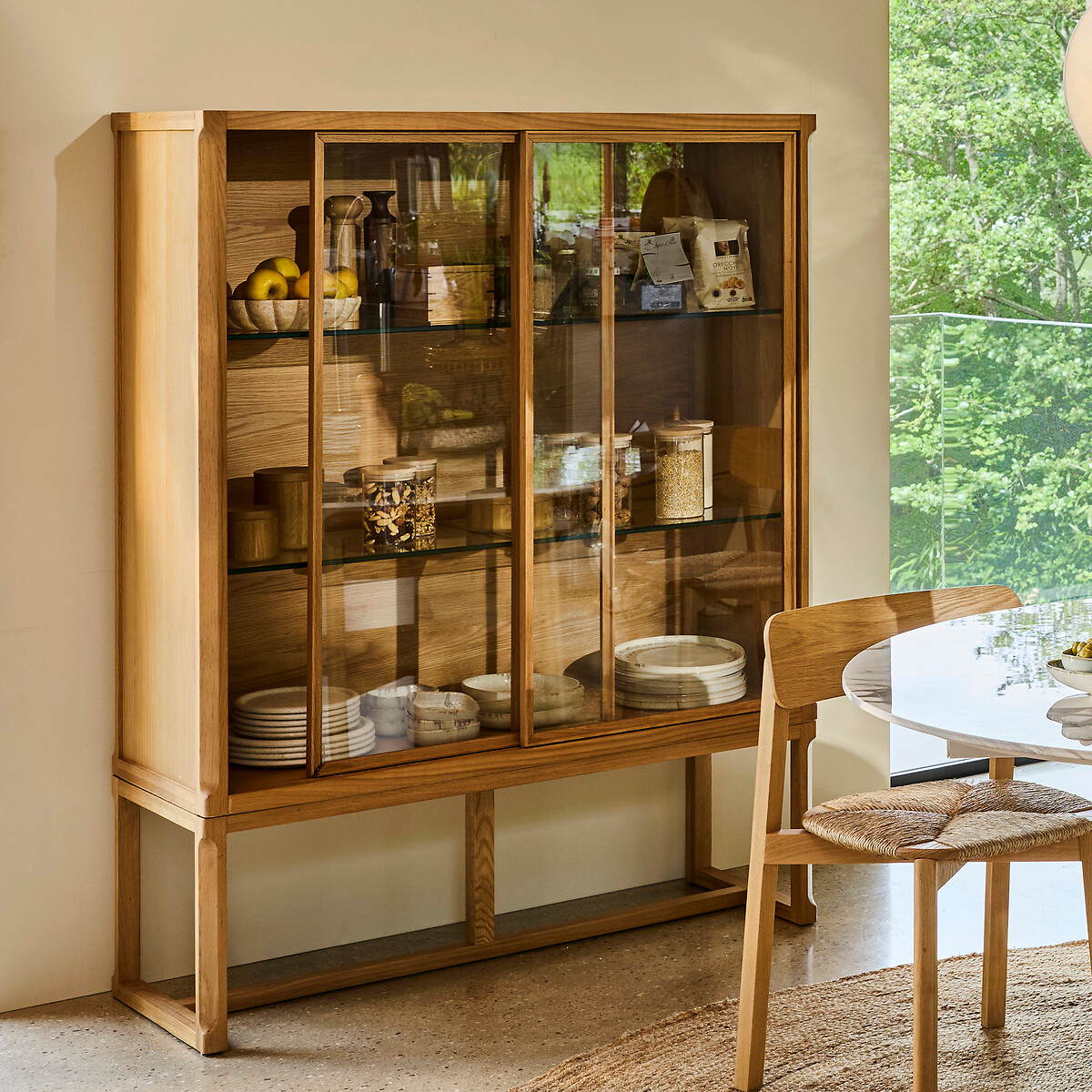 Aparador de vitrina, roble y chapa de madera, IÉNA, diseño de Emmanuel Gallina roble natural, AM.PM X EMMANUEL GALLINA