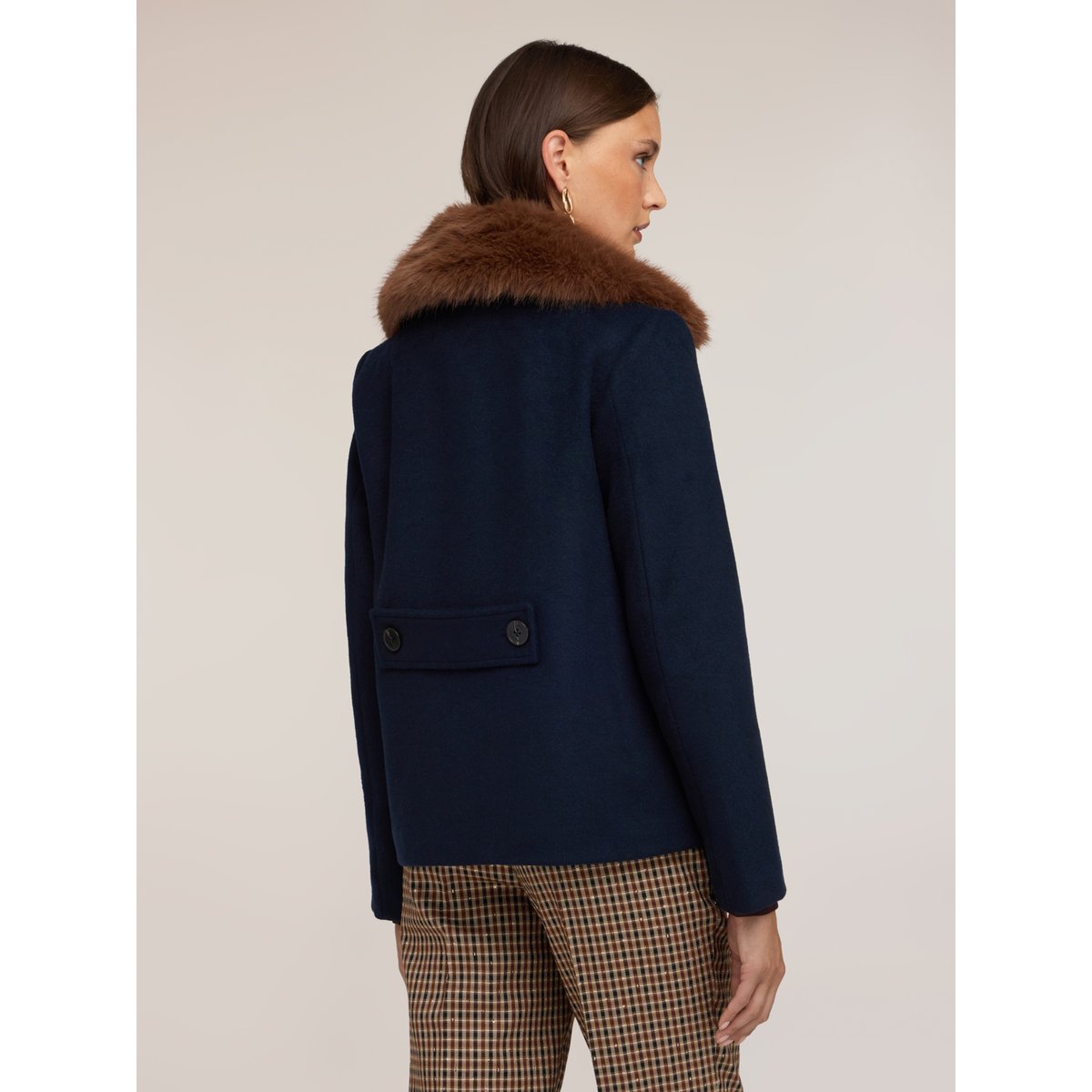 Manteau croisé bleu, MOTIVI