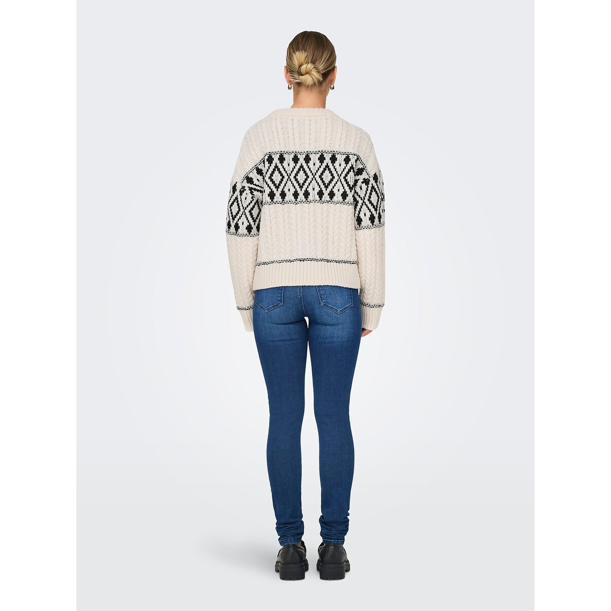 Pull torsadé, col rond blanc/noir, ONLY