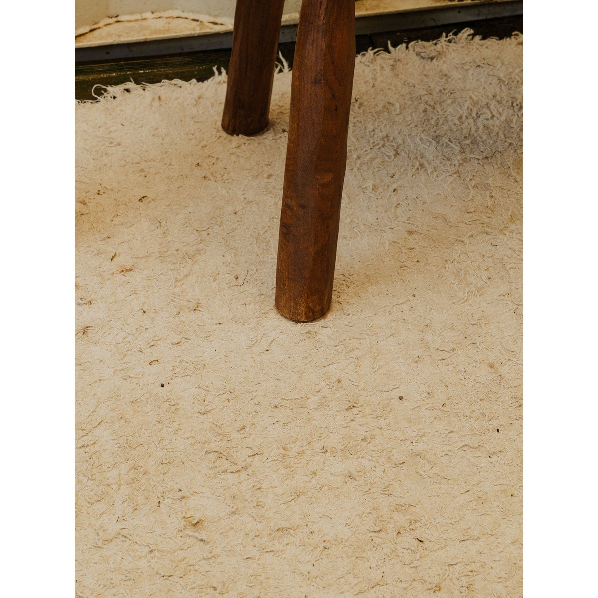 Table d'appoint en bois foncé Francine N°1698 - Bon état bois foncé, DEBONGOUT