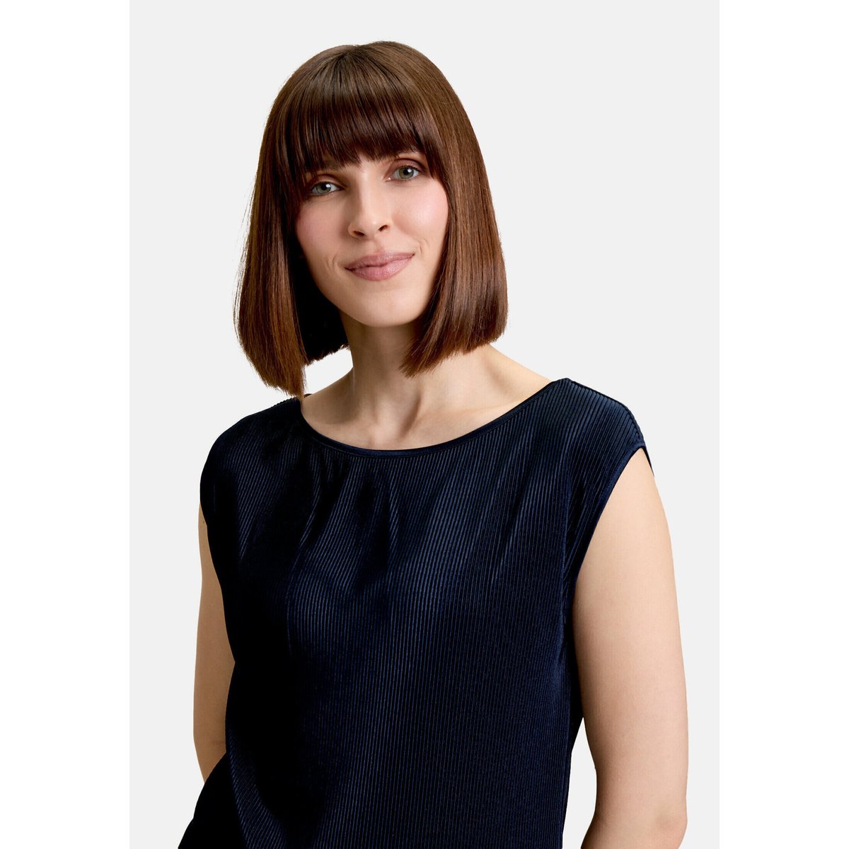 Haut façon blouse à plis navy blue, BETTY & CO