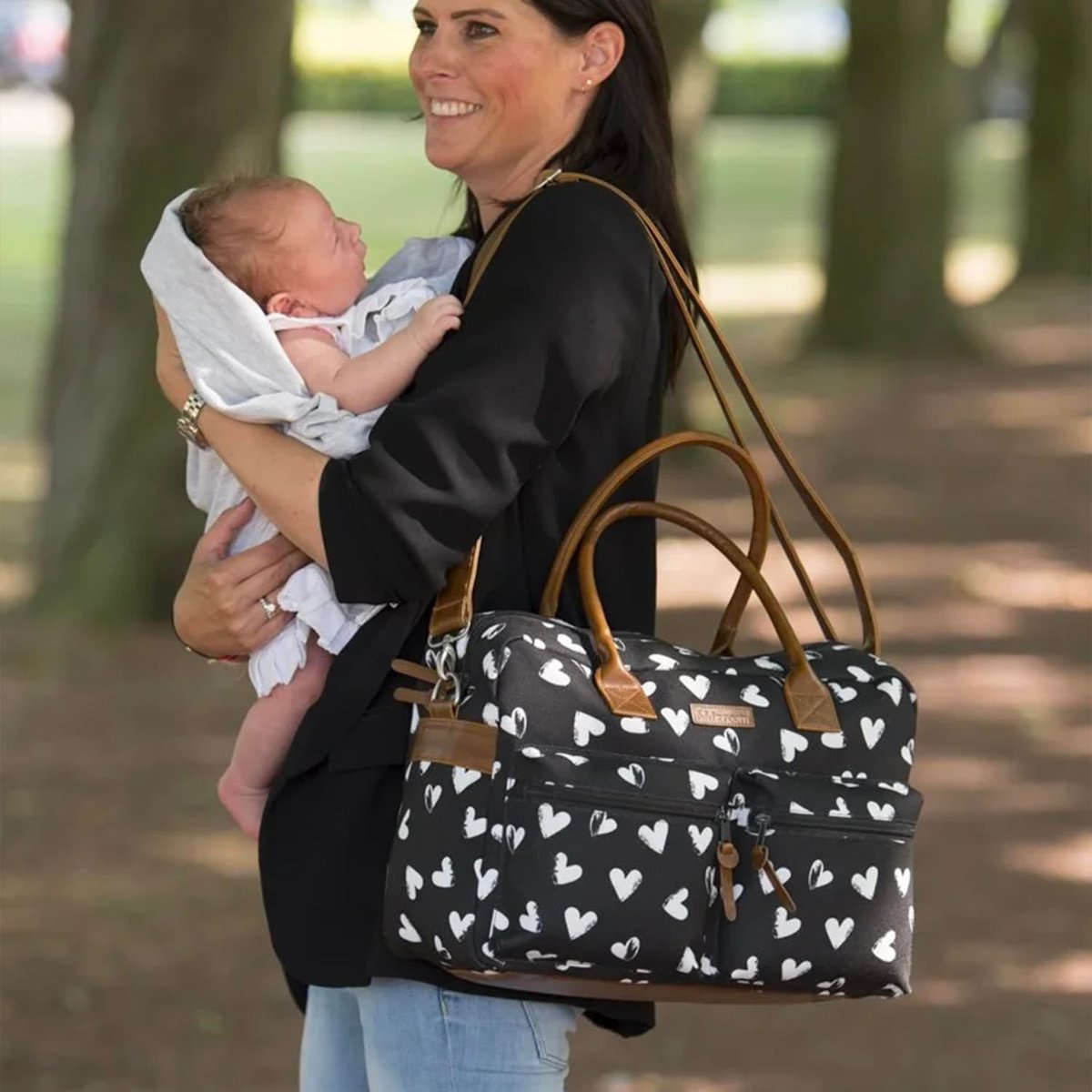 Sac à langer et son matelas KIDZROOM noir, coeurs, KIDZROOM