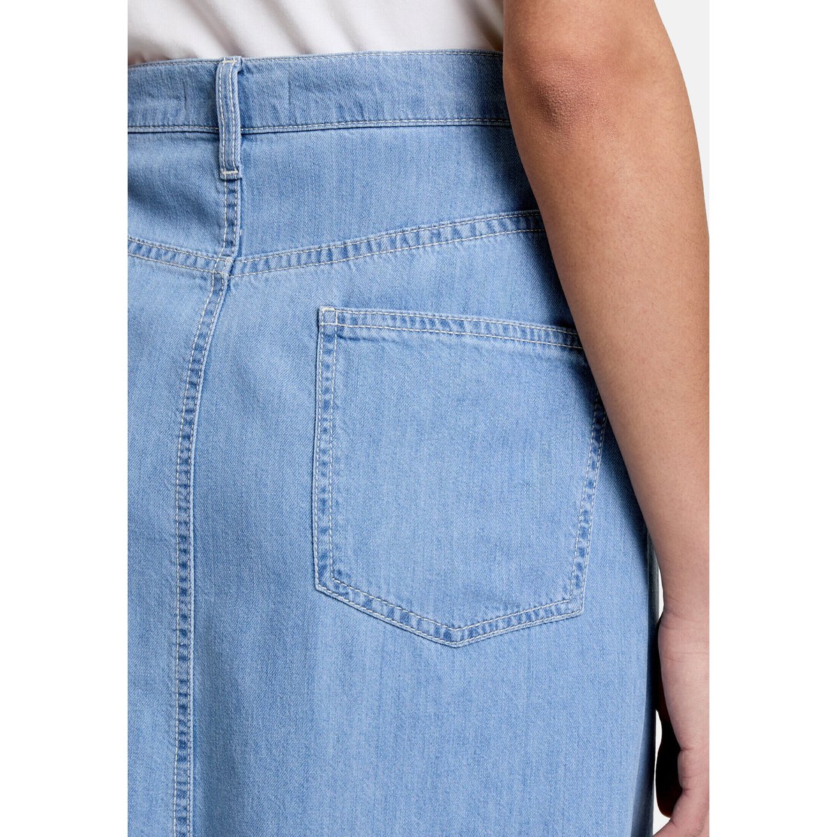 Jupe en jean à bord franc light blue denim, BETTY BARCLAY