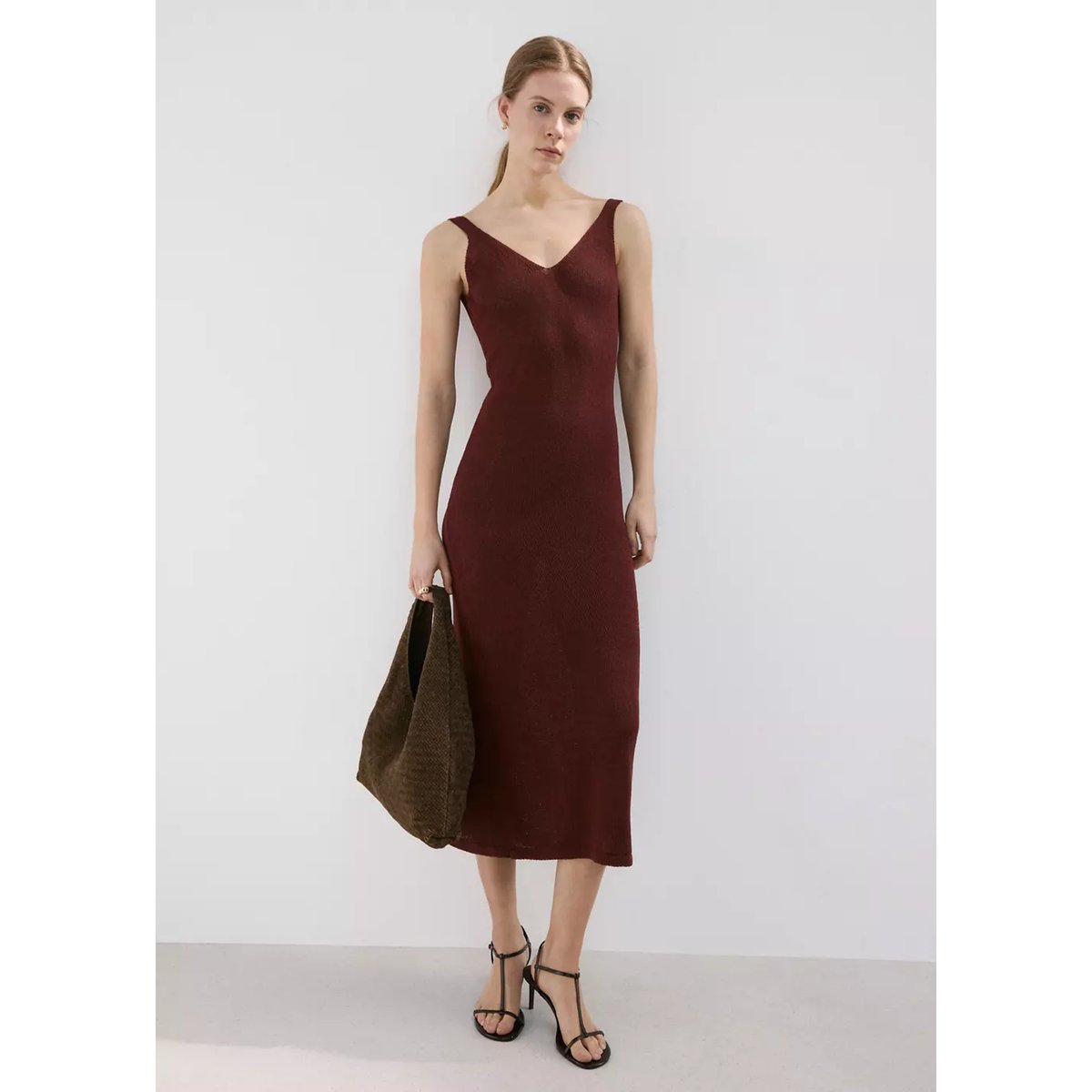Robe en maille col V orange brûlé, MANGO