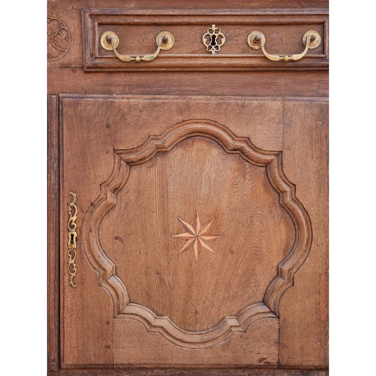 Buffet en bois Gilbert N°1631 - Bon état bois foncé, DEBONGOUT