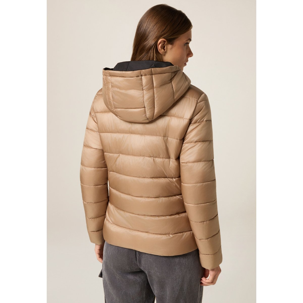 Veste matelassée légère courte à capuche noir, OLTRE
