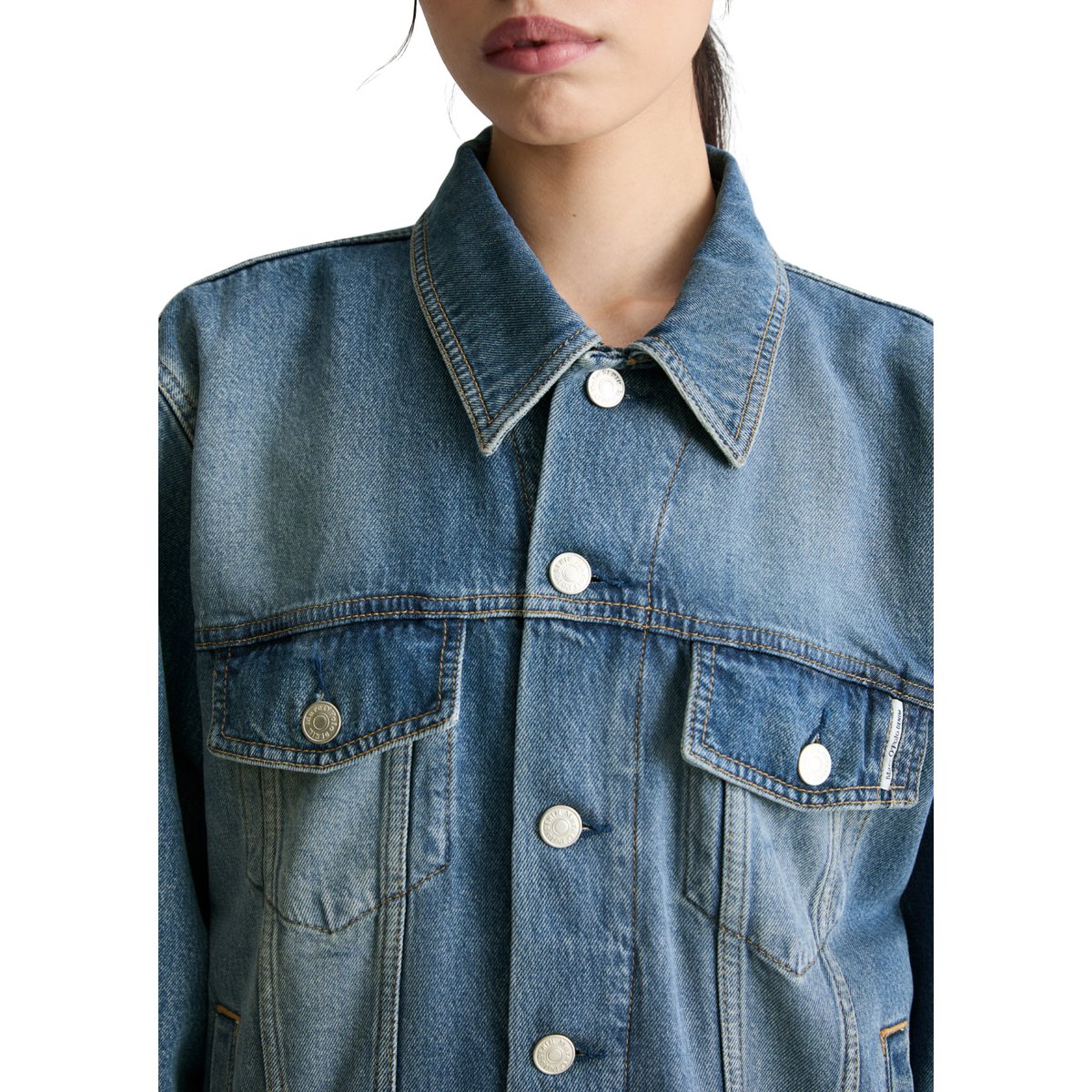 Veste en jean oversize en doux mélange de lyocell et de coton bio bleu moyen, MARC O’POLO DENIM