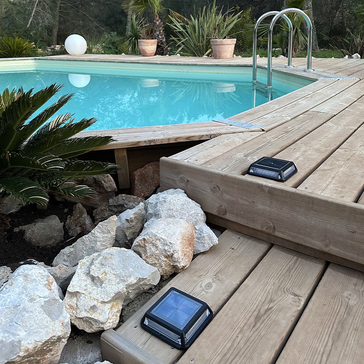Lot de 8 Balise solaires carrées QUADRY noir, LUMISKY