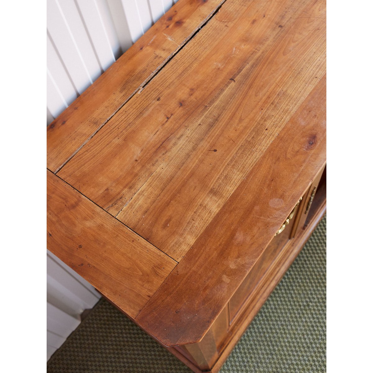 Buffet en bois clair Gilbert N°1727 - Bon état doré, DEBONGOUT