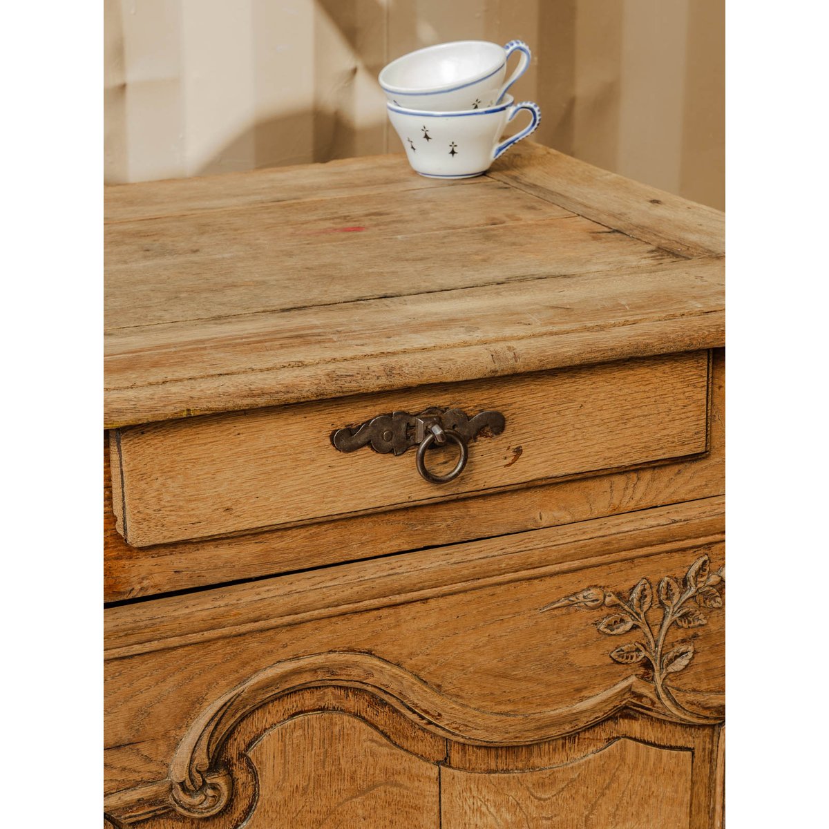 Grand buffet en bois Gilbert N°1543 - Bon état bois clair, DEBONGOUT