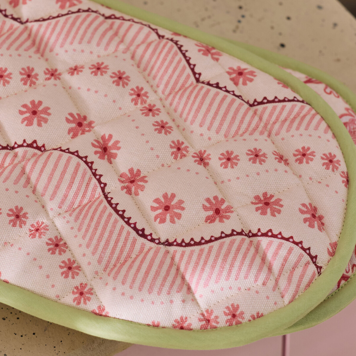 Spitalfields Silk Double Oven Glove pink, CATH KIDSTON
