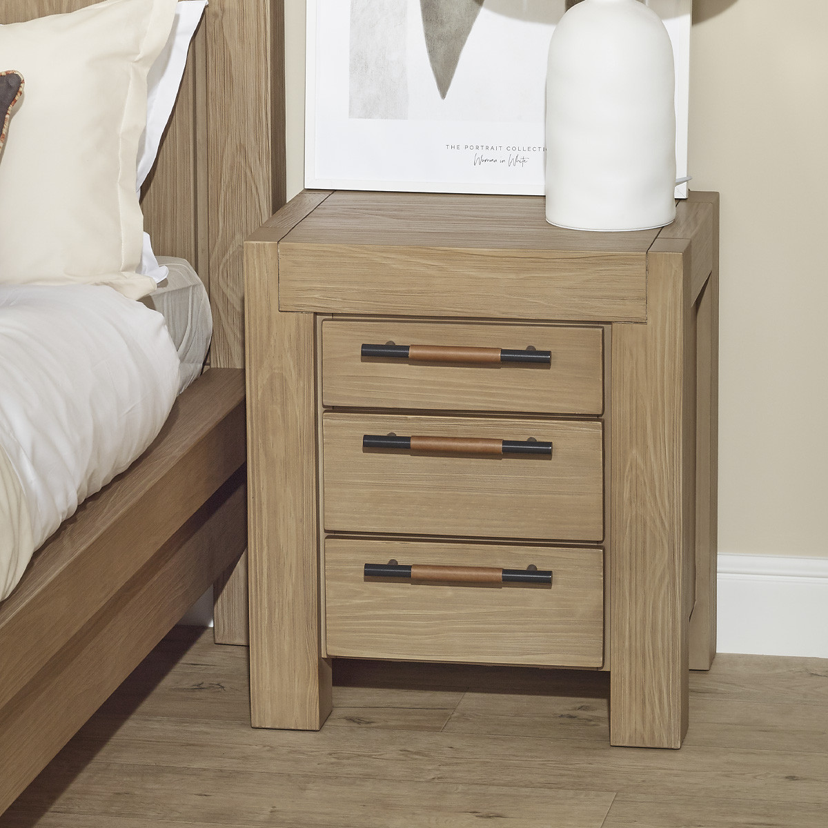 Table de nuit style contemporain en bois massif MEGÈVE marron, ROBIN DES BOIS