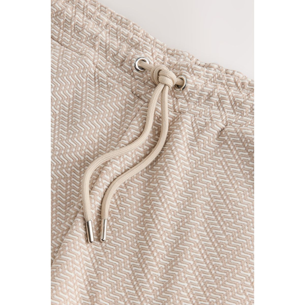 Short en jersey texturé à motif géométrique naturel, NEXT